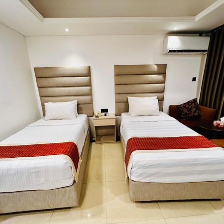 Marino Hotel - Best Near Airport ダッカ エクステリア 写真