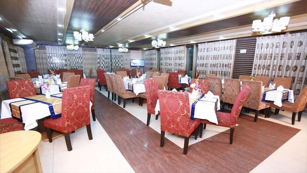 Marino Hotel - Best Near Airport ダッカ エクステリア 写真