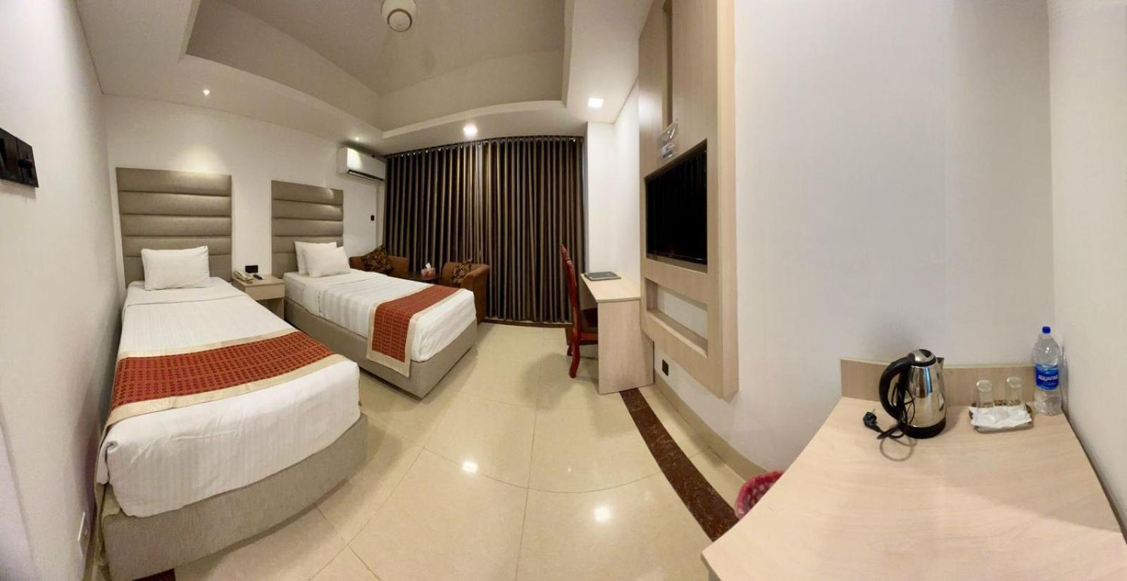 Marino Hotel - Best Near Airport ダッカ エクステリア 写真
