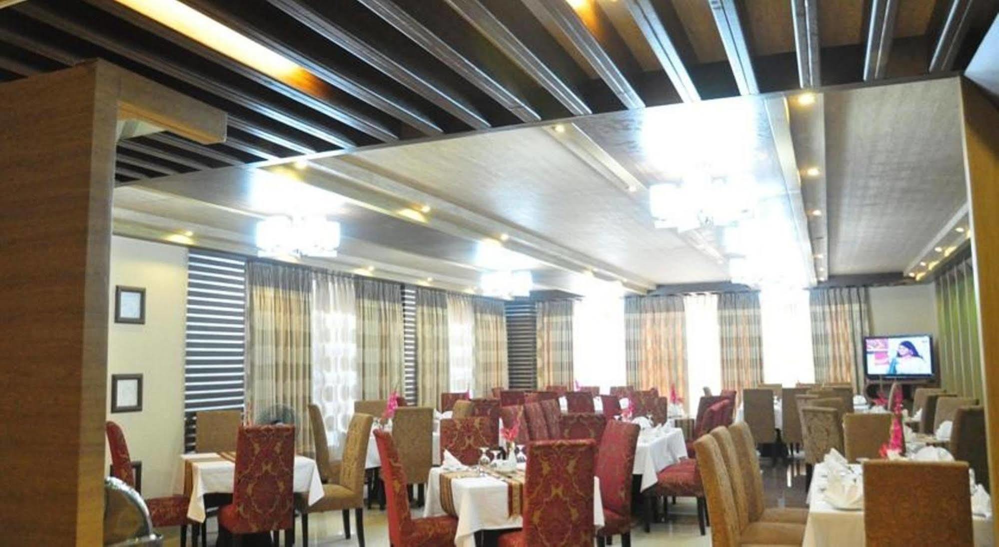 Marino Hotel - Best Near Airport ダッカ エクステリア 写真